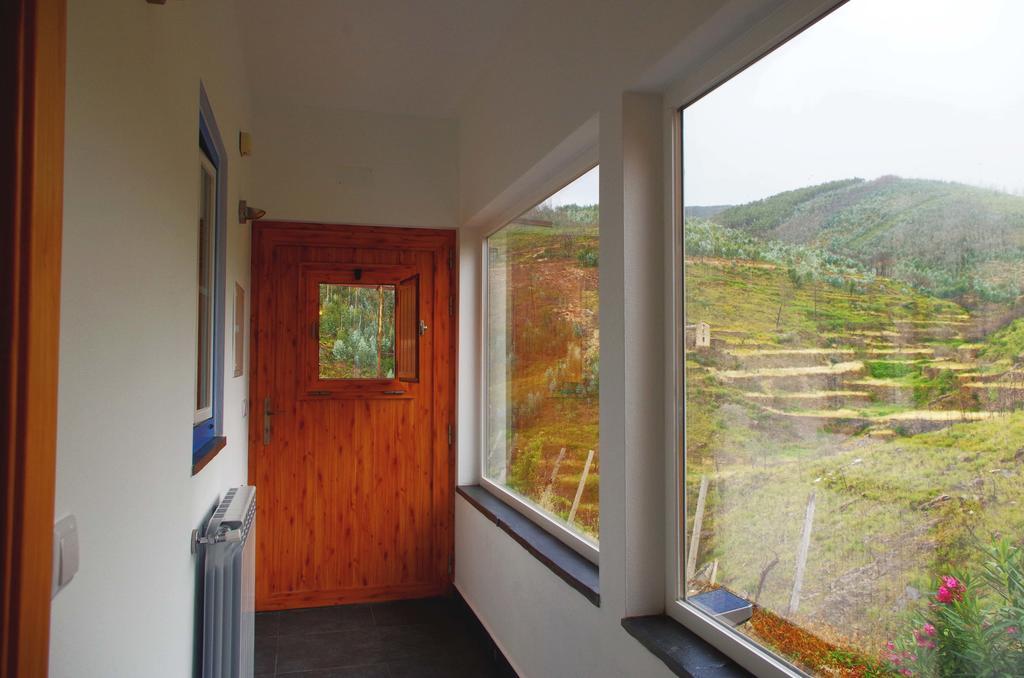 Affittacamere Casas Do Sinhel Cha de Alvares Esterno foto