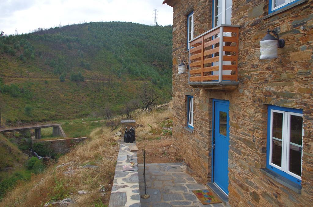 Affittacamere Casas Do Sinhel Cha de Alvares Esterno foto